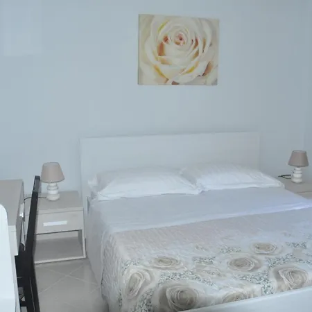 Aldebaran B&B-2